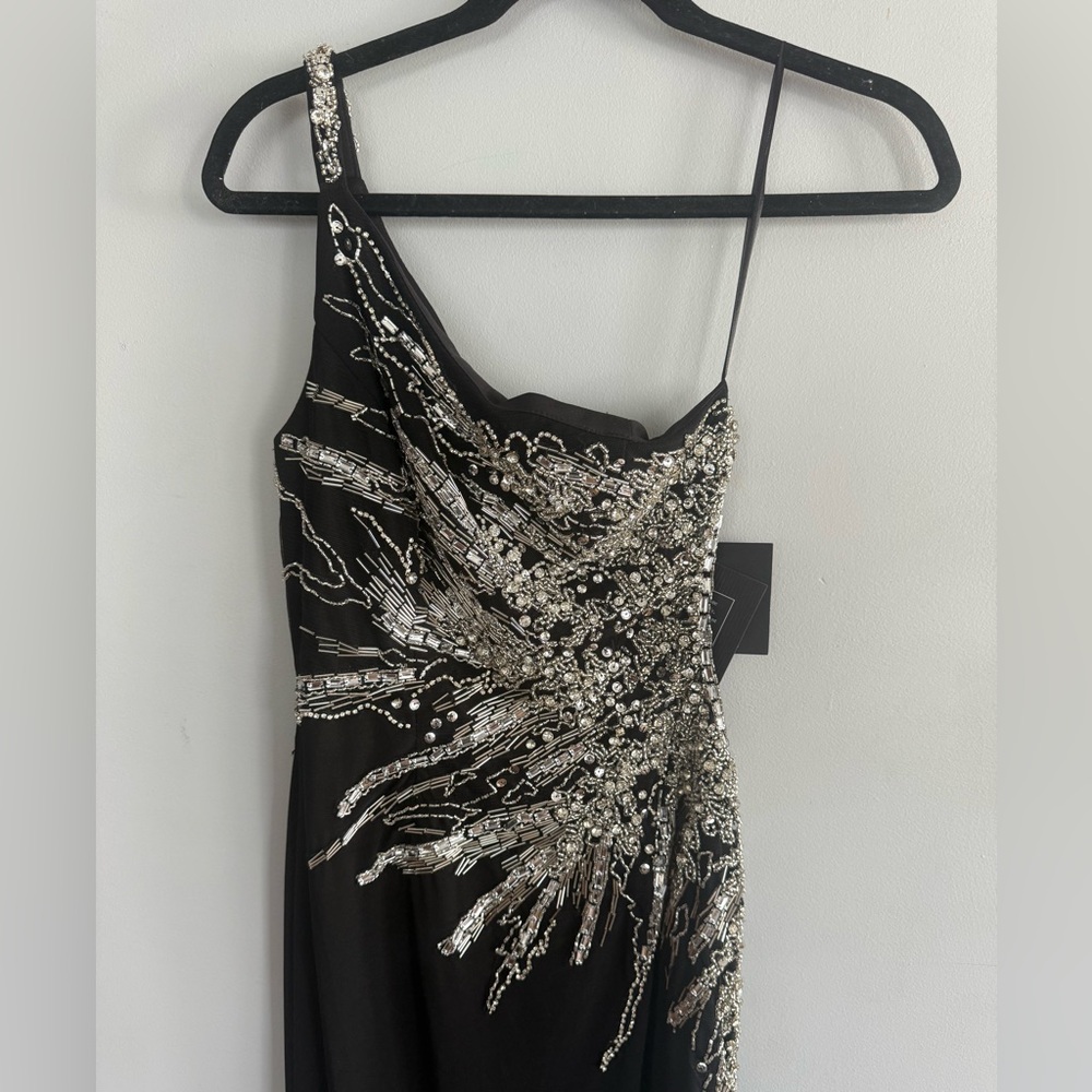 IEENA for Mac Duggal One shoulder long embellished dress size 4 - Picture 2 of 9